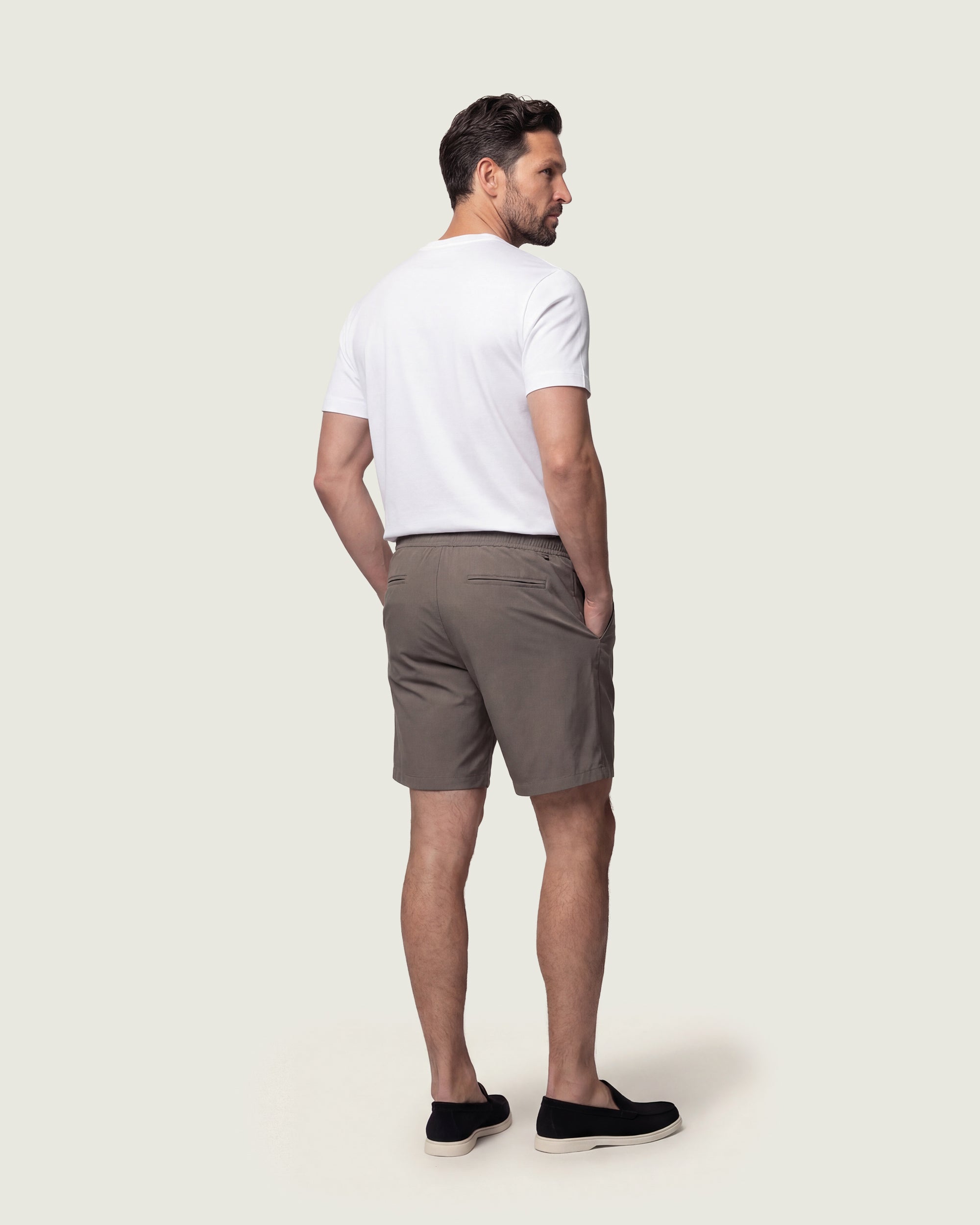 DUQUEZZI DYNAMIC CHINO SHORT | Taupe