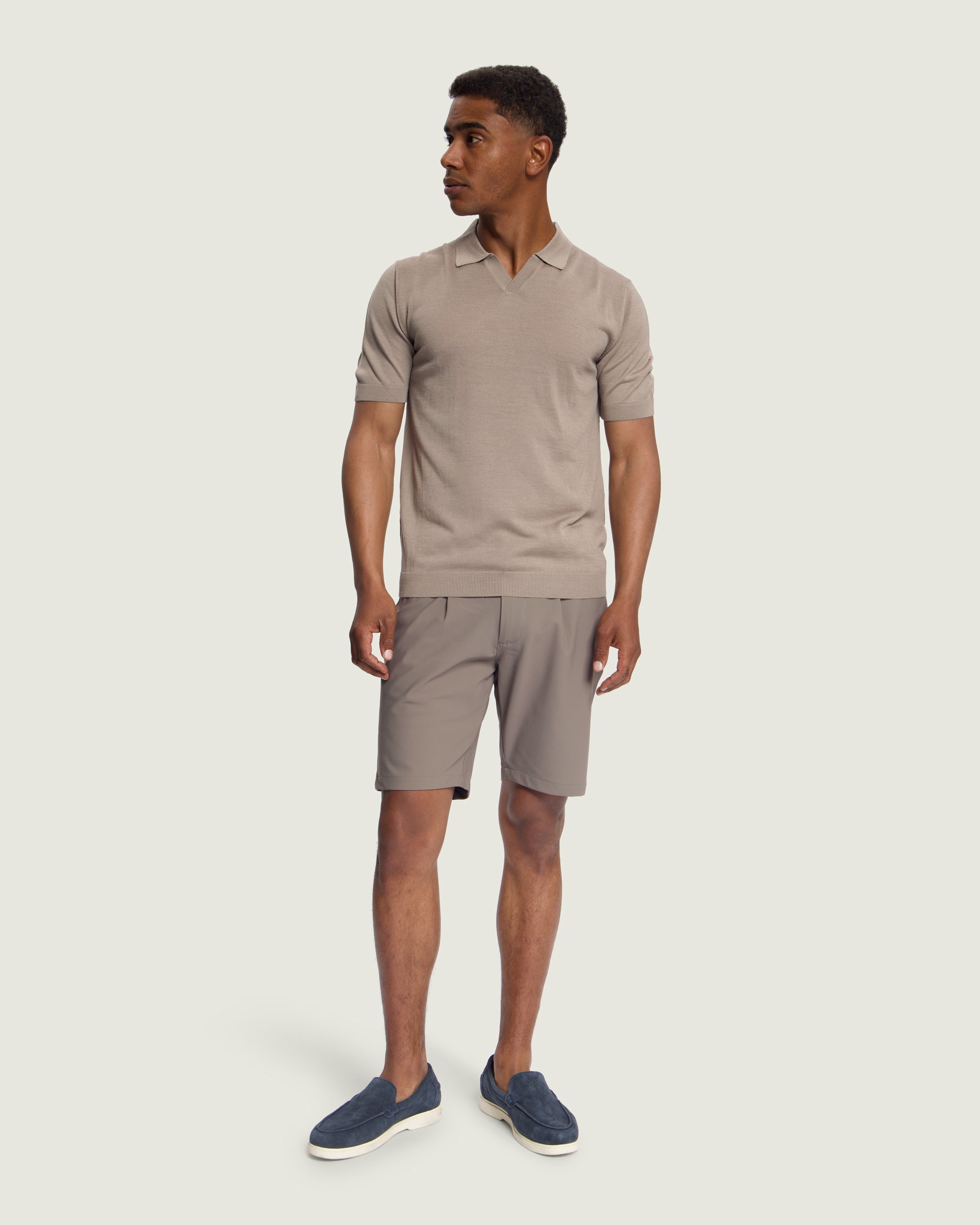 DUQUEZZI MERINO BUTTONLESS POLO | Taupe